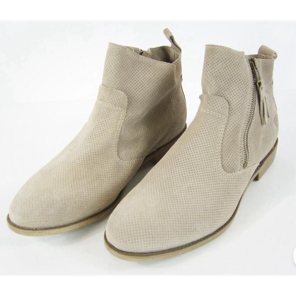 Tamaris Cigarra Perforated Ankle Bootie-Biege-Sz 40/9.5 Versatile Chic Timeless - Picture 2 of 10